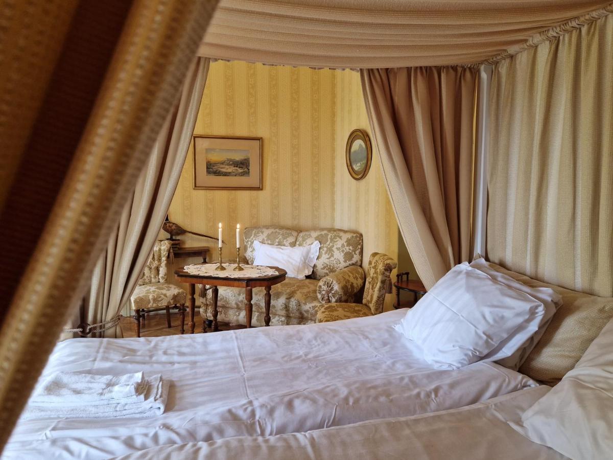 Гостьовий будинок Naeaes Slott Floda  Екстер'єр фото