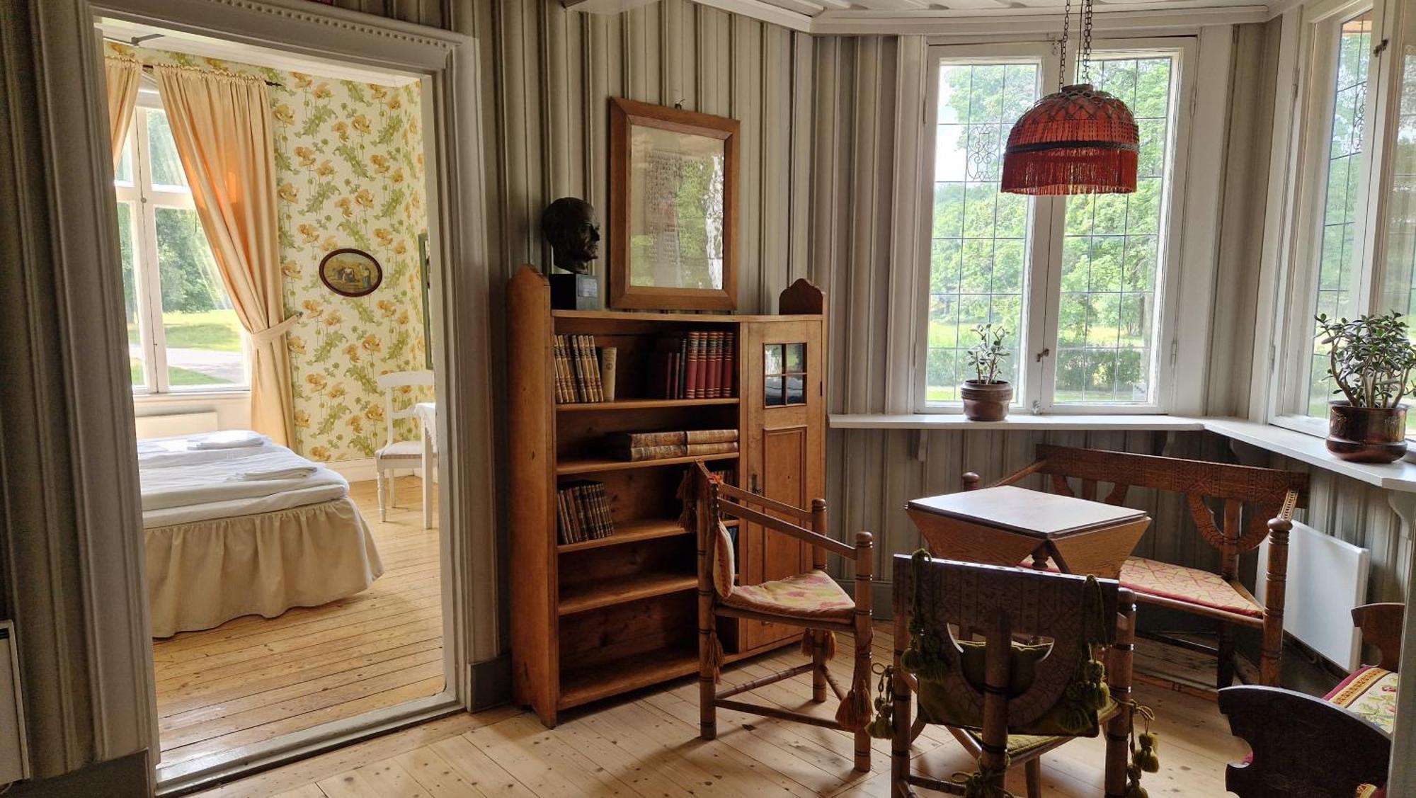 Гостьовий будинок Naeaes Slott Floda  Екстер'єр фото