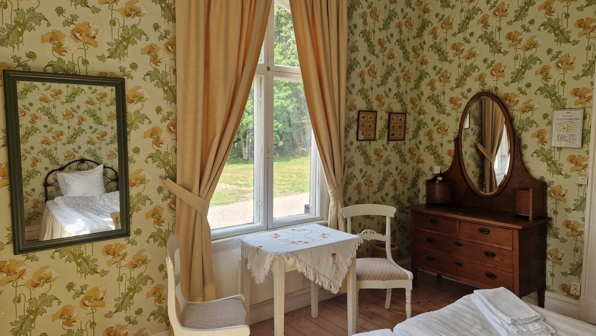 Гостьовий будинок Naeaes Slott Floda  Екстер'єр фото